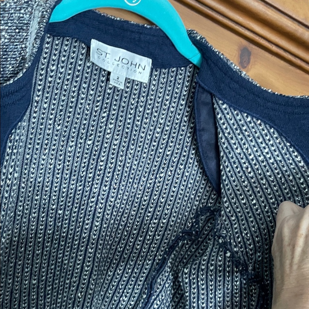 St. John Collection Navy and White Tweed Blazer - Picture 13 of 14